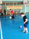 У Маріуполі молодші школярі змагалися у футбольній техніці