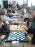 Школярі Старобешівського району визначили кращих у змаганнях з шашок