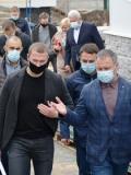 Павло Кириленко ознайомився з ходом реконструкції в Бахмуті обласного лікарсько-фізкультурного диспансеру