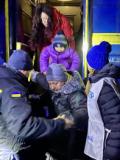 Триває евакуація цивільних мешканців Донеччини до Житомирщини: новий графік руху спецпотягів